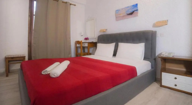 Oinoi Hotel, Réserver Hôtel Agios Kirykos Ikaría