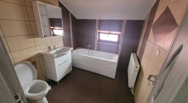 Коттедж с 3 комнатами TEI House
