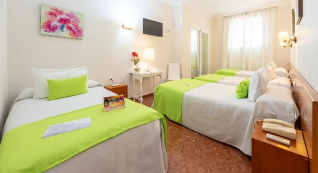 Четырёхместный номер Hotel Romerito