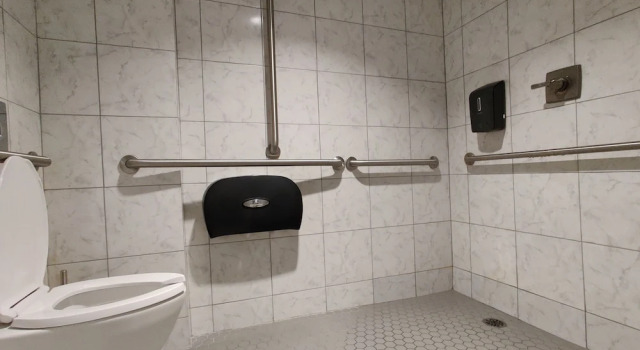 Кровать в общем номере с видом на город U Street Capsule Hostel