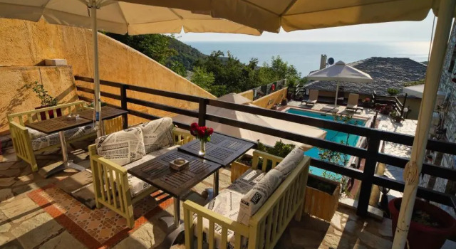 Студия Executive Hotel Petradi
