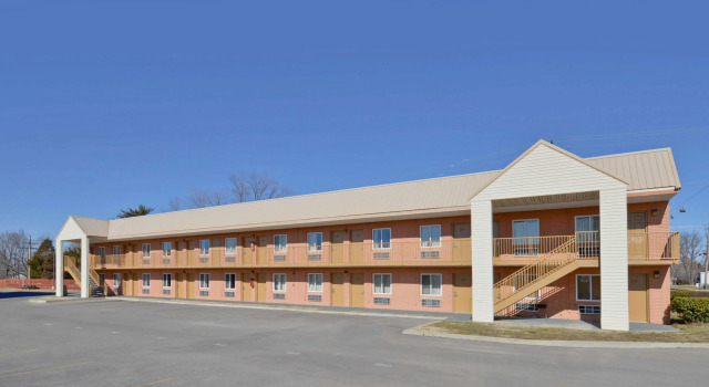 America's Best Value Inn, Rezerwuj Mini-hotel Hotele w Illinois z basenem, Basen