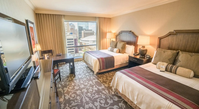 Четырёхместный номер Deluxe Omni Fort Worth Hotel