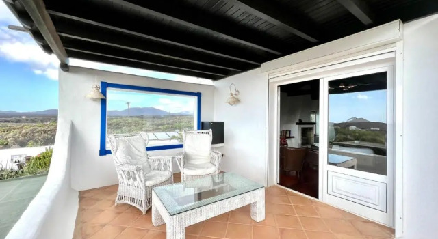 Люкс Deluxe Suite/BB only adults, FreeWifi, shared pool, ocean view in Yaiza