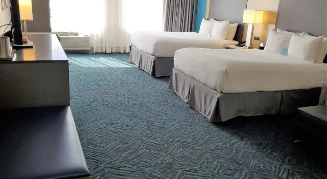Четырёхместный номер Premium Radisson Hotel Colorado Springs Airport