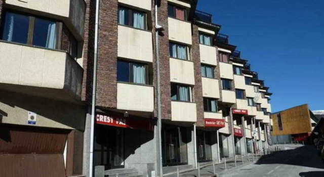 Apartaments Crest Pas, Забронировать Апартаменты/квартира Отели Пас-де-ла-Каса с бассейном, рядом с Горнолыжный подъемник Ла Солана, Бассейн
