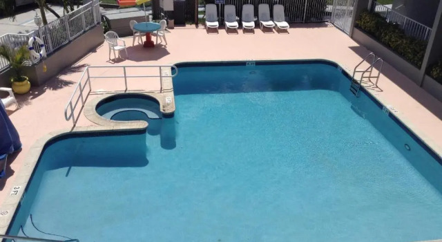 Standard- dobbelt værelse med udsigt over poolen Dockside Inn & Resort