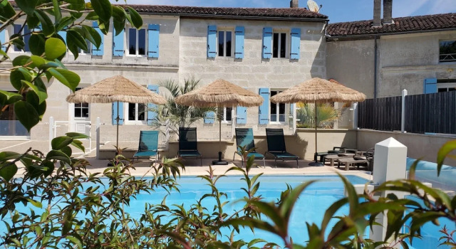 Apparté Nature LESCALE - Saintes - Piscine, Parking, Terrasse, Wifi, Prenota Residence Saintes Charente Marittima