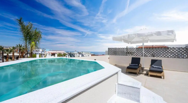 Люкс Pathos SeaSide Suites