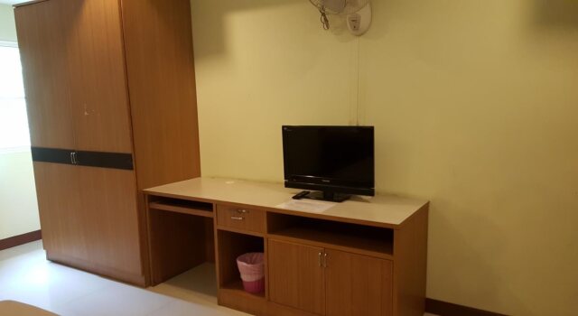 Somboonplace Korat, Забронировать Отель Отели Накхонратчасима с парковкой, рядом с Торговый центр The Mall Korat, Парковка
