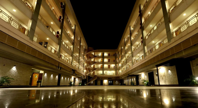 Отель Aurangabad Gymkhana Club