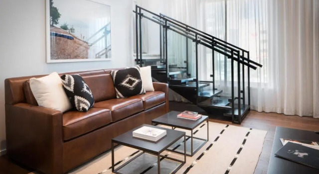 Люкс Пентхаус Halcyon, a hotel in Cherry Creek, Denver
