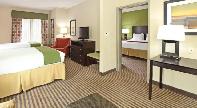 Люкс Holiday Inn Express & Suites Maumelle by IHG