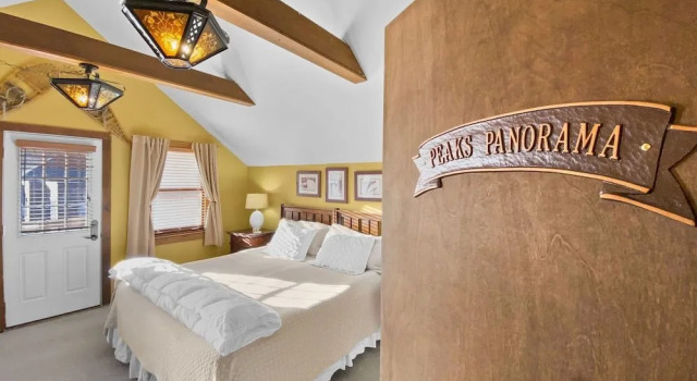 Abbett Placer Historic 7 Bedroom Home by RedAwning, Book Feriehus Villaer i Vail Ski, Villa