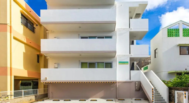 Condominium Luana / Vacation STAY 81286, Prenota Hotel Hotel a Okinawa con parcheggio, Parcheggio
