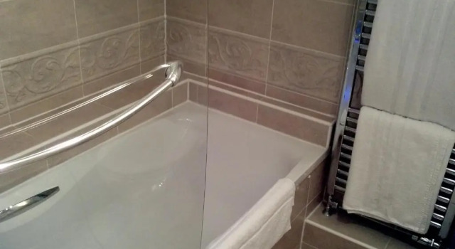 Номер Executive Rogerthorpe Manor Hotel