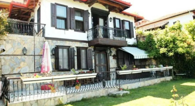 Escape to History in a Stunning Stone House with Garden and Sea View in the Heart of Alanya, Забронировать Отель Алания 