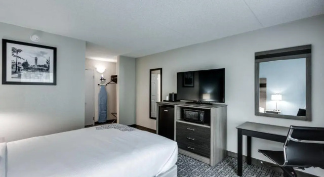 Двухместный номер Standard Days Inn & Suites by Wyndham Spokane