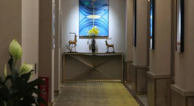 Xinyang Cloud Hotel, Book Hotel Xinyang Henan