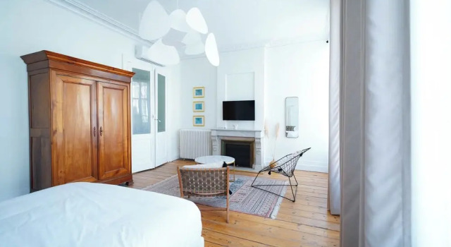 Двухместный номер Deluxe с балконом и с видом на город La Maison Galiène - Bed and Breakfast