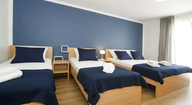 Beach Rooms Split, Забронировать Отель Отели Подстраны 3 звезды, рядом с Частный Пляж «Вилла Палмс Апартментс Никса Рузич», 3*