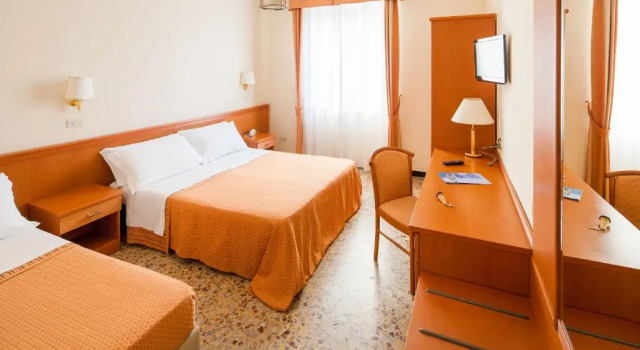 Трёхместный номер Standard Hotel Centrale Curtis