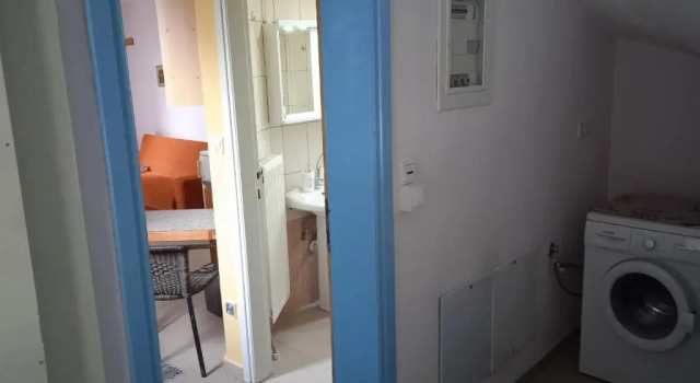 Marianna's studio, Book Hotel  