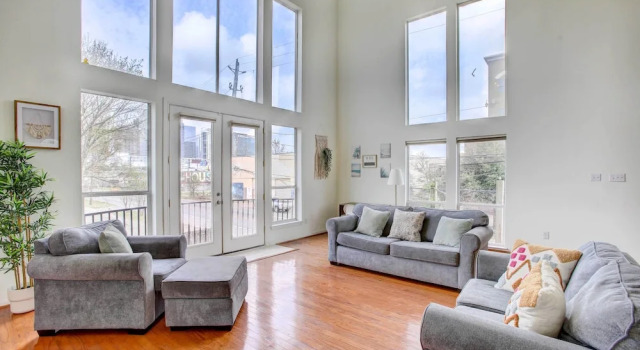 Апартаменты Downtown Houston Townhome w/ City Views!