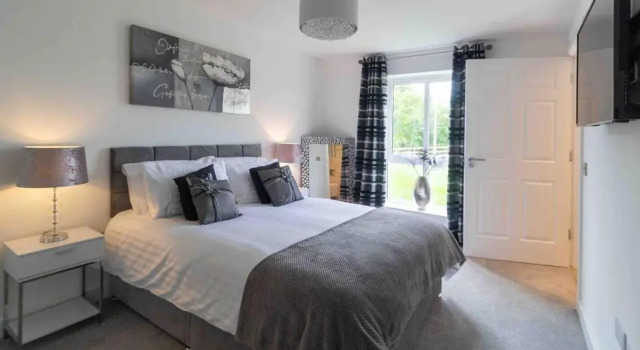 Spacious 2 Bedroom Modern Apartment in Inverness