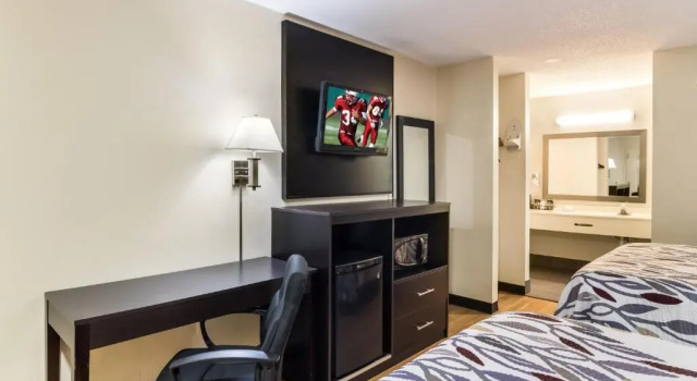 Четырёхместный номер Deluxe Red Roof Inn Atlanta - Kennesaw State University