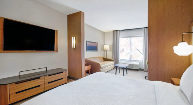 Двухместный люкс Fairfield by Marriott Inn & Suites Cincinnati North West Chester