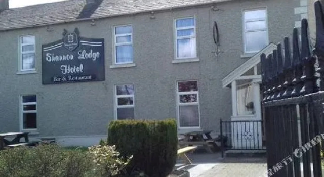 Shannon Lodge Hotel, Book Hotel Hoteller i Banagher med parkering, Parkering