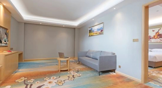Люкс Deluxe Vienna International Hotel
