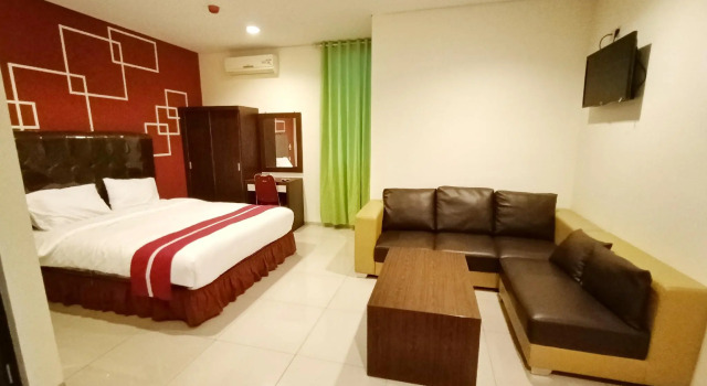 Полулюкс Aries Hotel Lampung