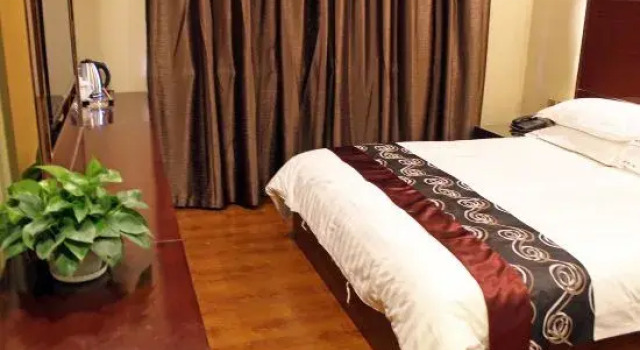 Ruiquanju Business Hotel (Qiqihar First Hospital Longsha Park Branch), Varaa Hotelli Qiqihar Heilongjiang
