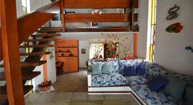 Yellow House Palmeiras Beach Caraguá, Забронировать Дом для отпуска Отели Карагуататуба с бассейном, рядом с Caragua Center Mall, Бассейн
