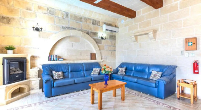Ta Guljetta 4 Bedroom Villa With Private Pool, Varaa Villa Xaghra Gozo