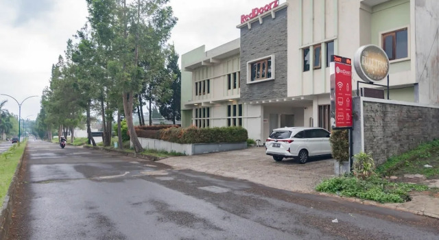 RedDoorz @ Sersan Bajuri Atas