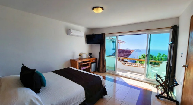 Двухместный номер Standard с балконом и с видом на океан Hill House Mazatlan
