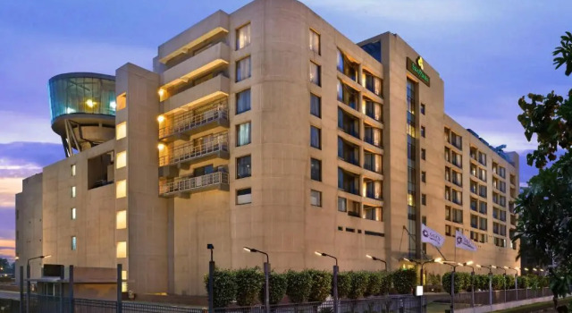 Люкс Premier Savoy Suites Manesar