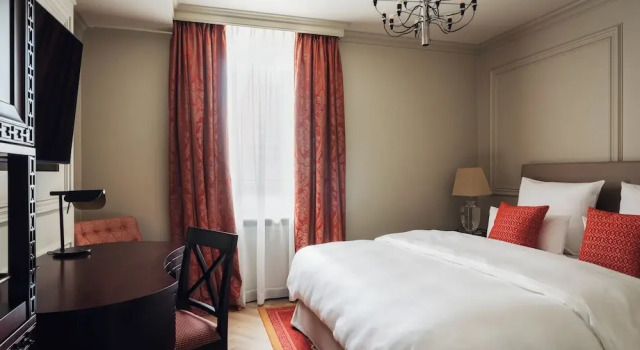 Номер Deluxe Taj Hessischer Hof Frankfurt