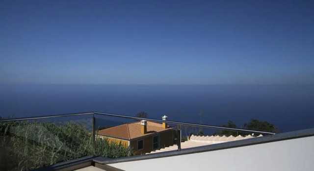 Prime Villa, Rezervați Vilă Prazeres Insulele Madeira