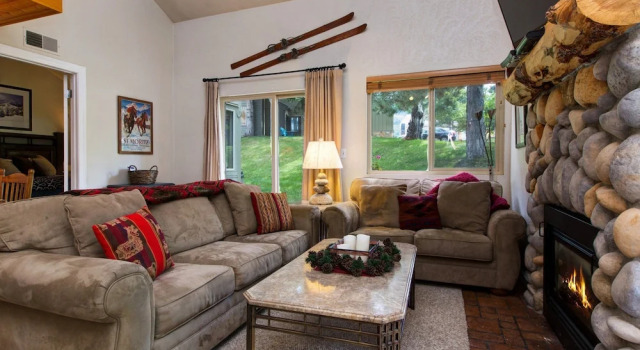 3BR Park City Condo Steps from the Lift by RedAwning