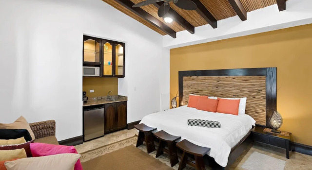 Коттедж Dreamy Spanish-Style Villa with Sweeping Ocean Views, Elegant Nautical Design & Giant Infinity Pool