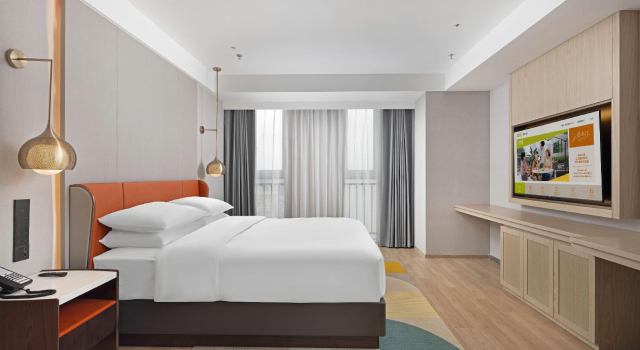 Home2 Suites by Hilton Guiyang Nanming Jiaxiu, Rezerwuj Hotel Hotele w Guiyang z basenem, w pobliżu Modern Capital, Basen