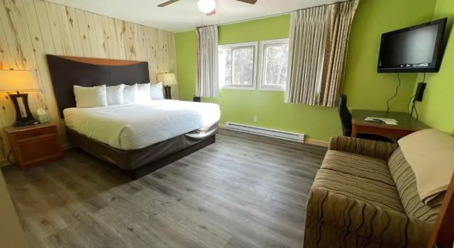 Трёхместный номер Standard Four Seasons Lodge