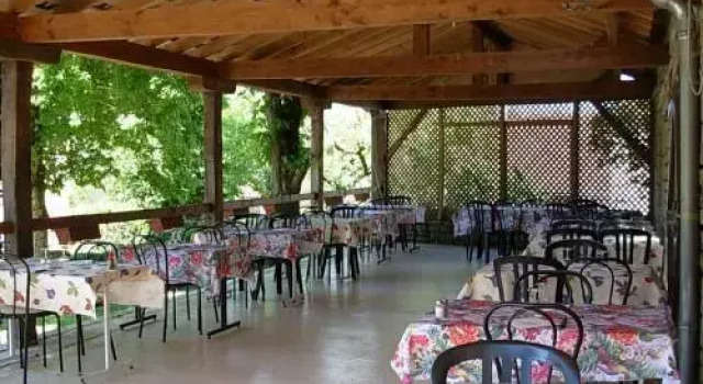 Hôtel Restaurant des Grottes, Book Hotel Hoteller i Thegra med parkering, Parkering