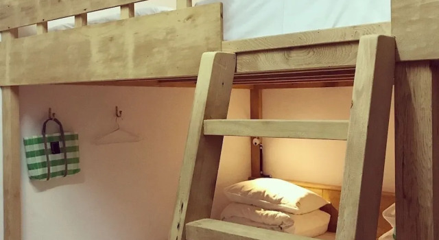 Кровать в общем номере (женский номер) с балконом Cao Ji Book Inn Hostel