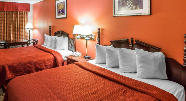 Четырёхместный номер Standard Quality Inn & Suites Macon North