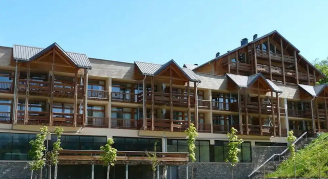 Spacious apartment with a view near the slopes of Valloire
